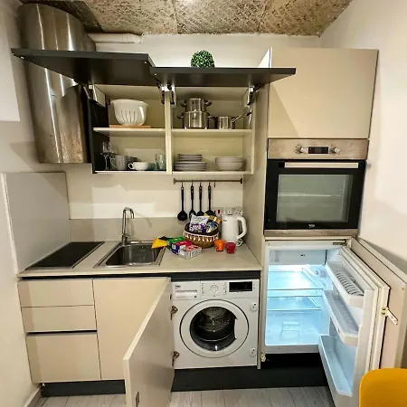 Apartment Stylish In Paceville - 3 Bedrooms, 3 Bathrooms, 2 Kitchens, Great For Friends & Groups Saint Julian's