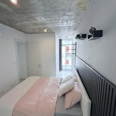 Stylish In Paceville - 3 Bedrooms, 3 Bathrooms, 2 Kitchens, Great For Friends & Groups
