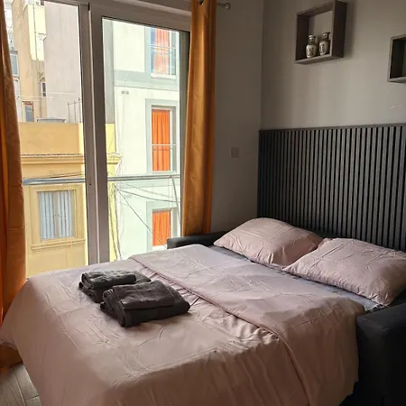 Apartment Stylish In Paceville - 3 Bedrooms, 3 Bathrooms, 2 Kitchens, Great For Friends & Groups