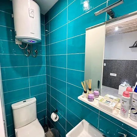 Apartament Stylish In Paceville - 3 Bedrooms, 3 Bathrooms, 2 Kitchens, Great For Friends & Groups *