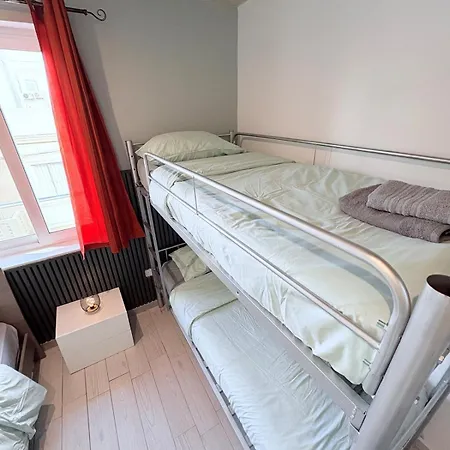 Apartament Stylish In Paceville - 3 Bedrooms, 3 Bathrooms, 2 Kitchens, Great For Friends & Groups