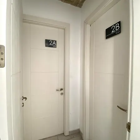 Stylish In Paceville - 3 Bedrooms, 3 Bathrooms, 2 Kitchens, Great For Friends & Groups Apartmán Saint Julian's