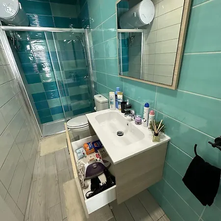 Stylish In Paceville - 3 Bedrooms, 3 Bathrooms, 2 Kitchens, Great For Friends & Groups Saint Julian's